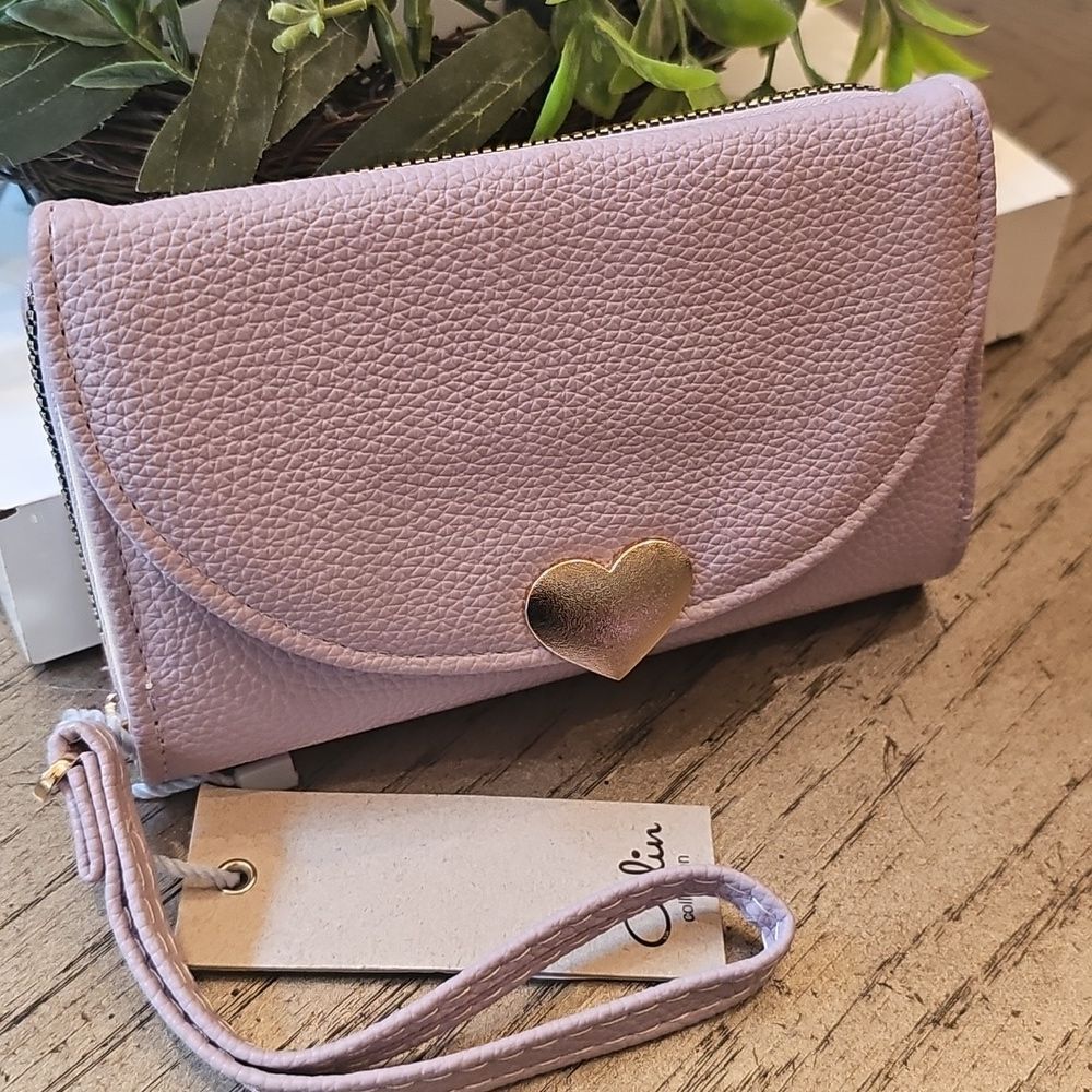 Purple Heart Wallet Wristlet NWT Valentine's Day Wristlet